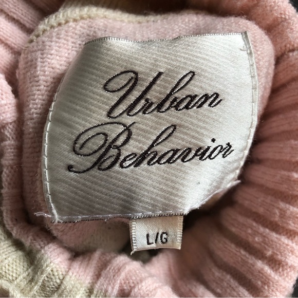 Striped & Soft Turtleneck 🍉 - Picture 3 of 3